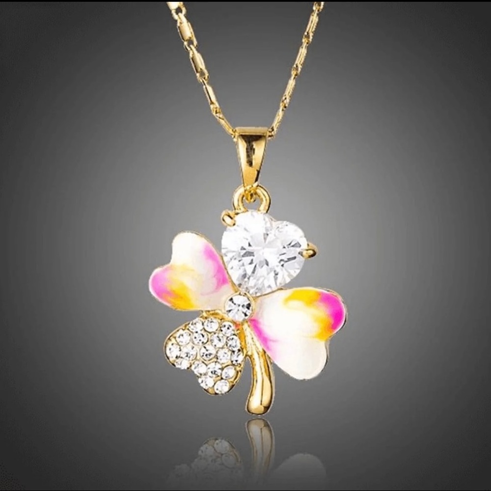 NWT L'Amour Jeweler Gold Clover Necklace